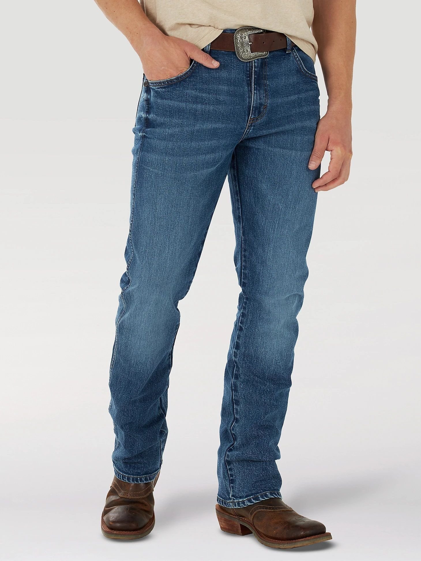 Men's Retro Slim Fit Bootcut Jean in Llano